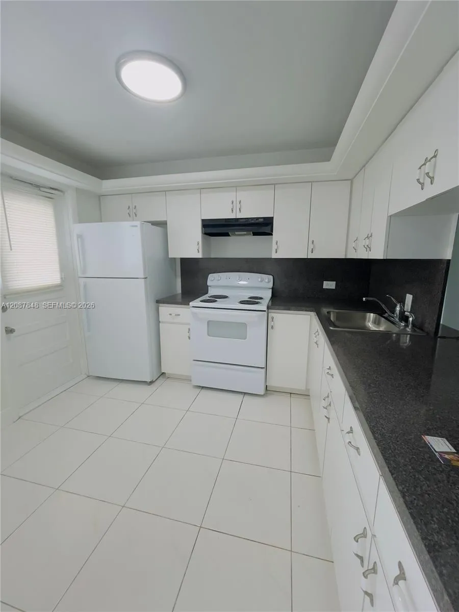 443 NE 195th St #338 Miami, FL 33179