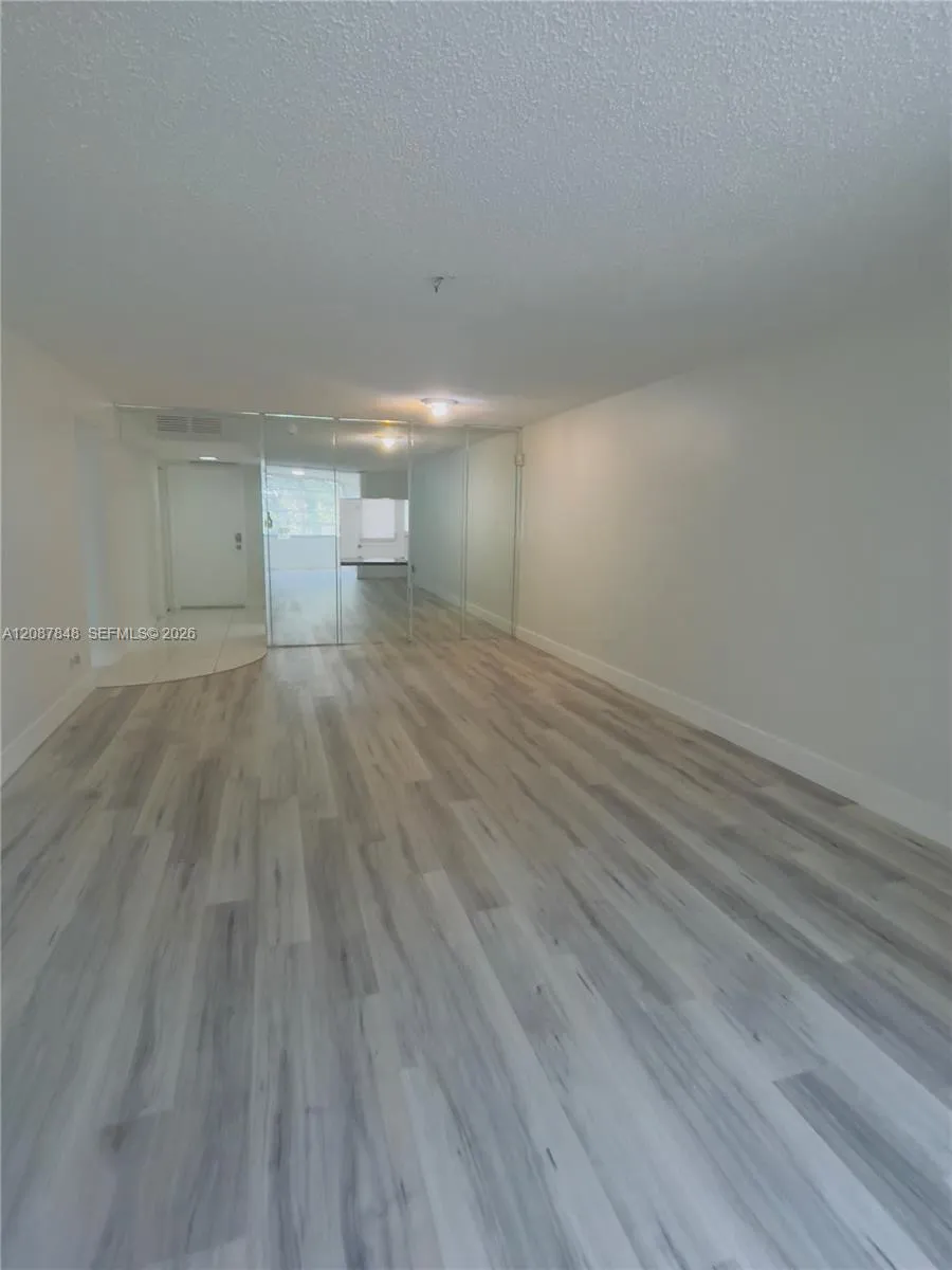 443 NE 195th St #338 Miami, FL 33179