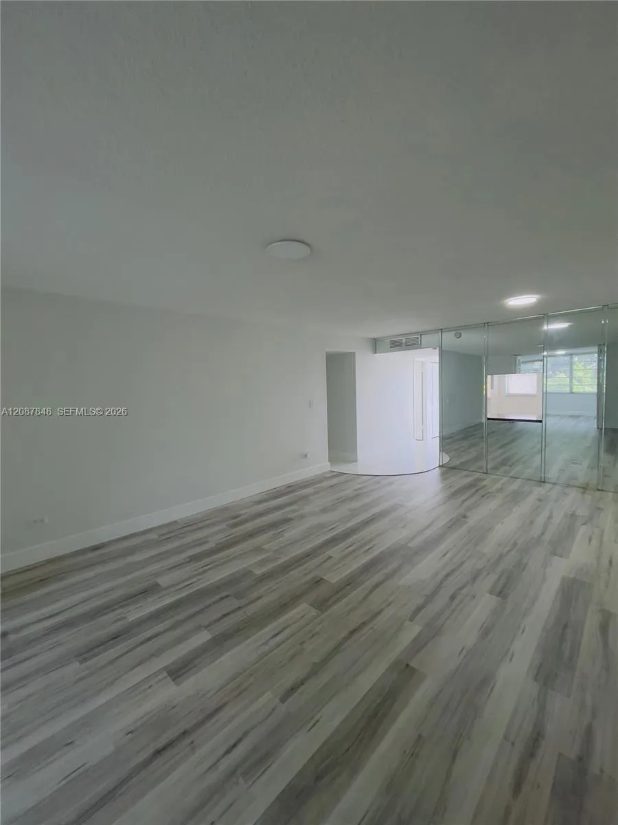 443 NE 195th St #338 Miami, FL 33179