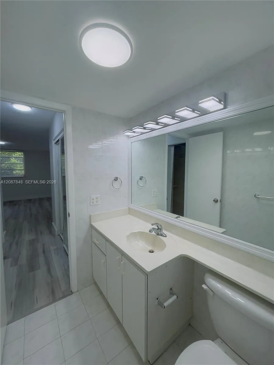 443 NE 195th St #338 Miami, FL 33179