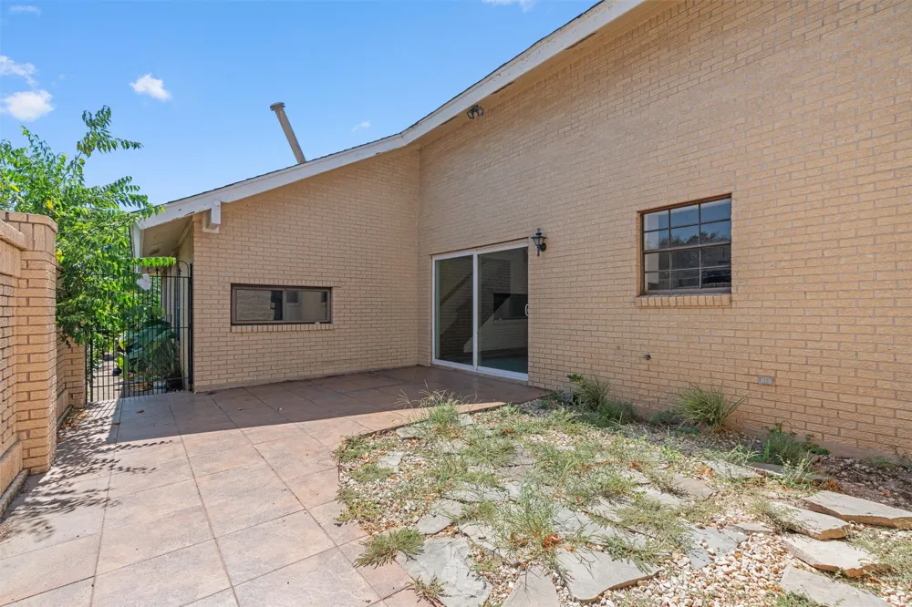 1813 Cedar Ridge Drive Austin, TX 78741