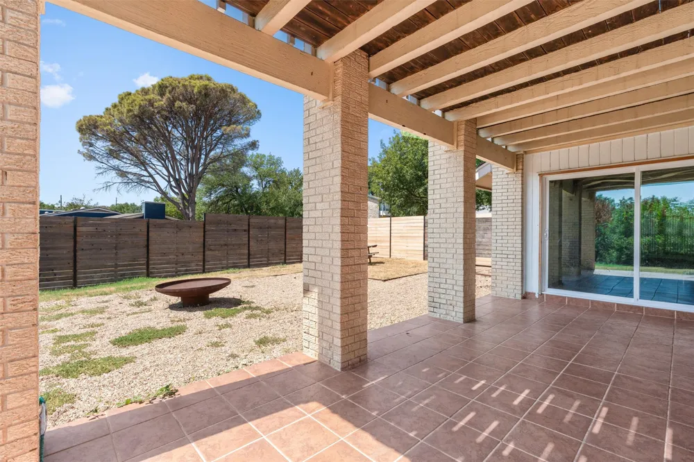 1813 Cedar Ridge Drive Austin, TX 78741