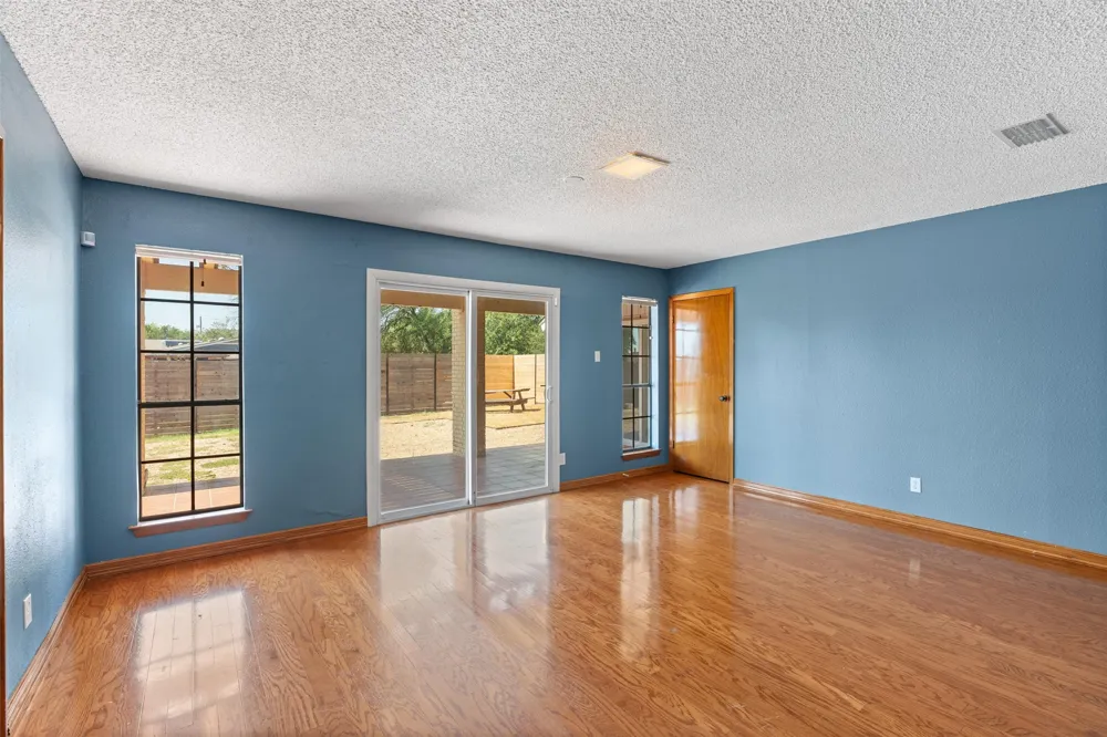 1813 Cedar Ridge Drive Austin, TX 78741