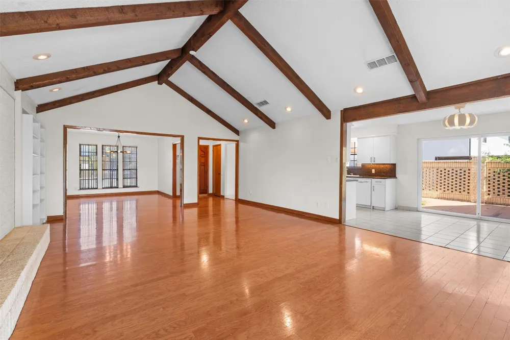 1813 Cedar Ridge Drive Austin, TX 78741