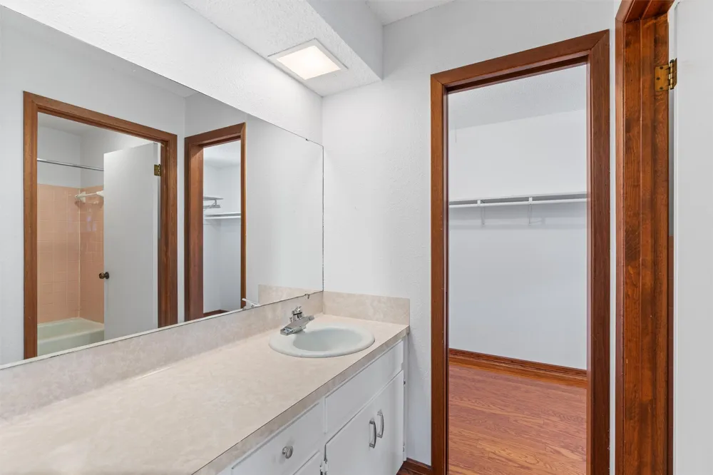 1813 Cedar Ridge Drive Austin, TX 78741