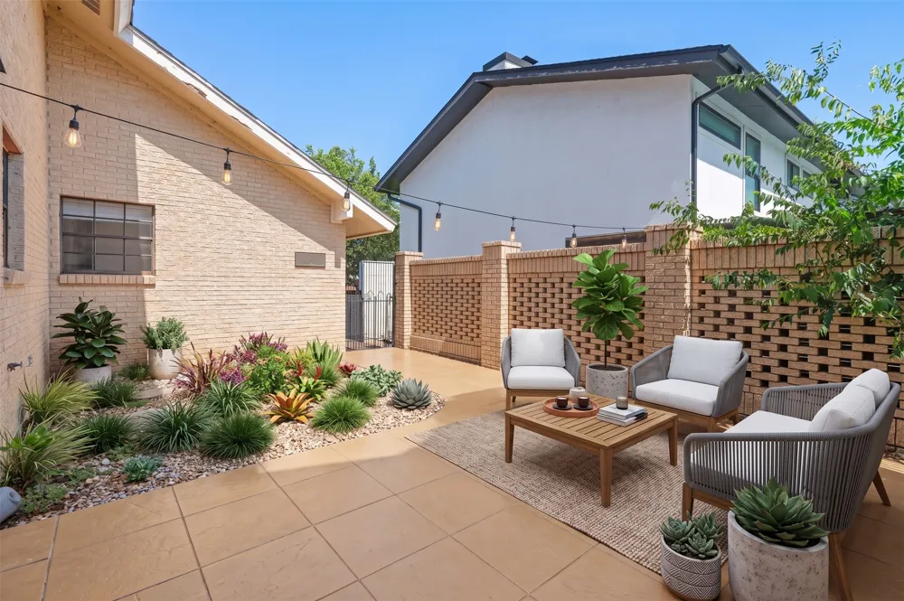 1813 Cedar Ridge Drive Austin, TX 78741