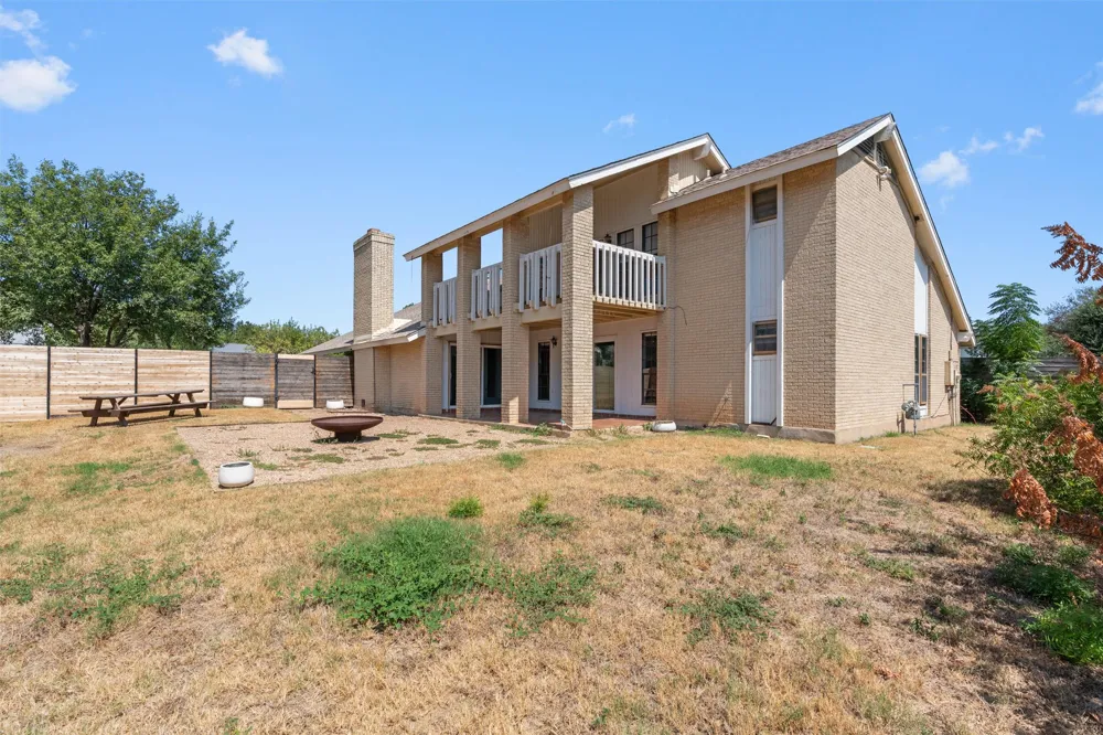 1813 Cedar Ridge Drive Austin, TX 78741