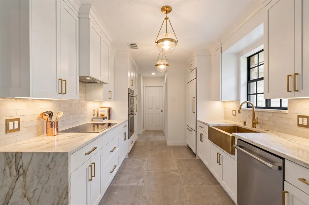 1813 Cedar Ridge Drive Austin, TX 78741