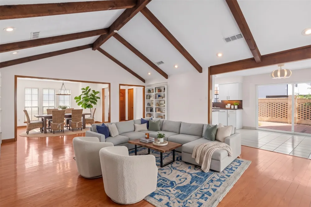 1813 Cedar Ridge Drive Austin, TX 78741