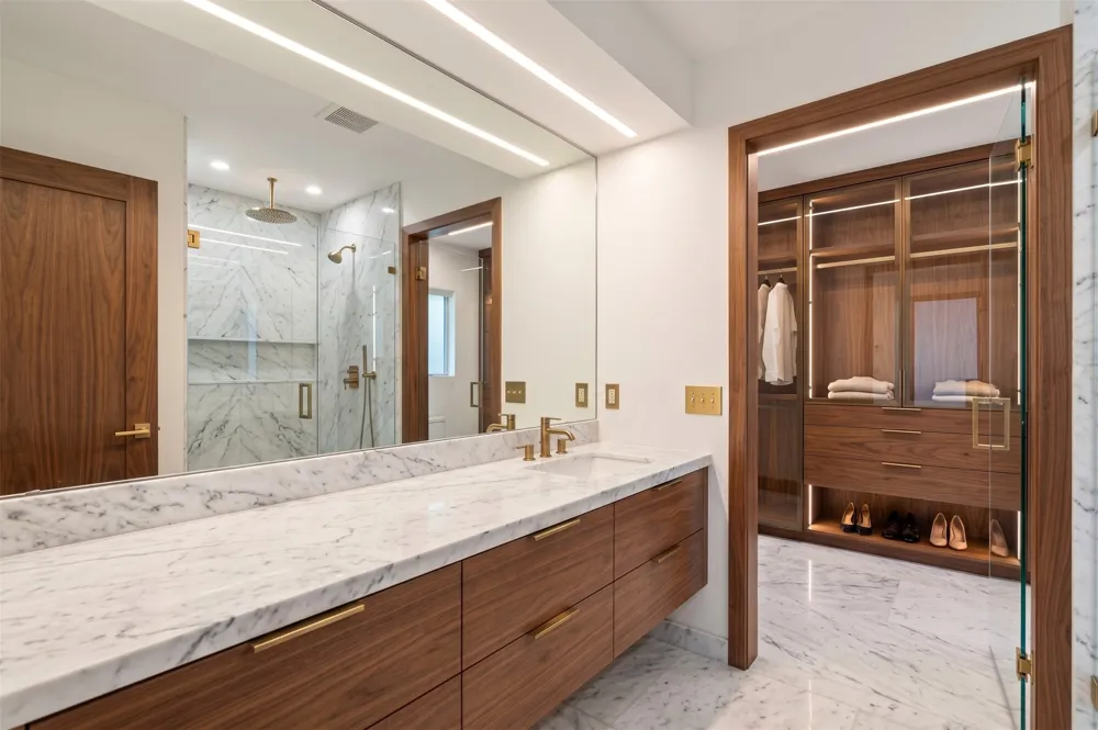 1813 Cedar Ridge Drive Austin, TX 78741