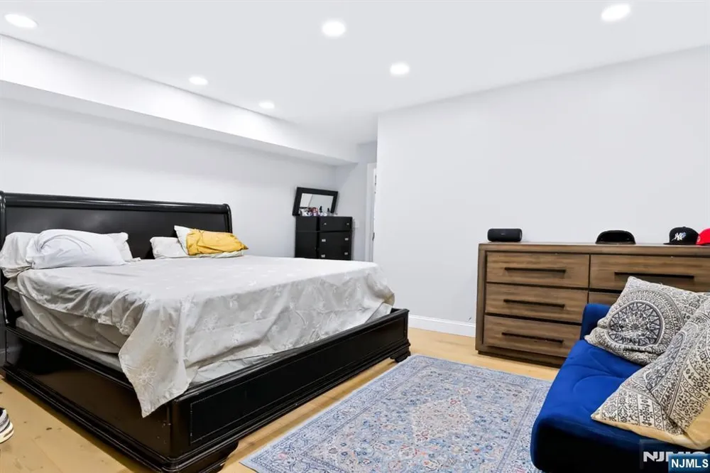 649 30th Street Paterson, NJ 07513