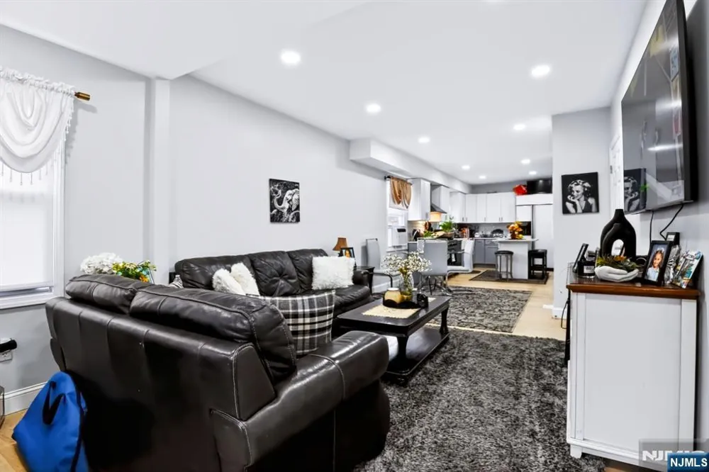 649 30th Street Paterson, NJ 07513