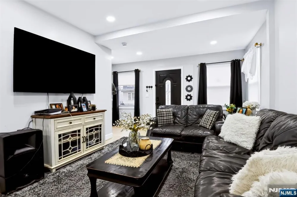 649 30th Street Paterson, NJ 07513