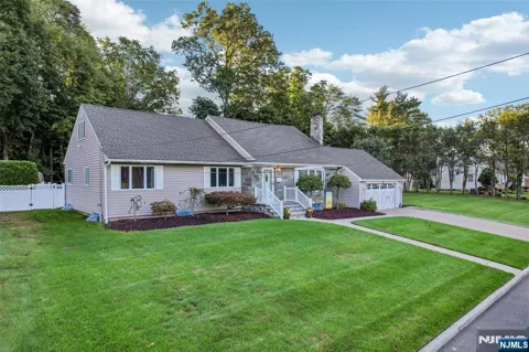 20 Colonial Road