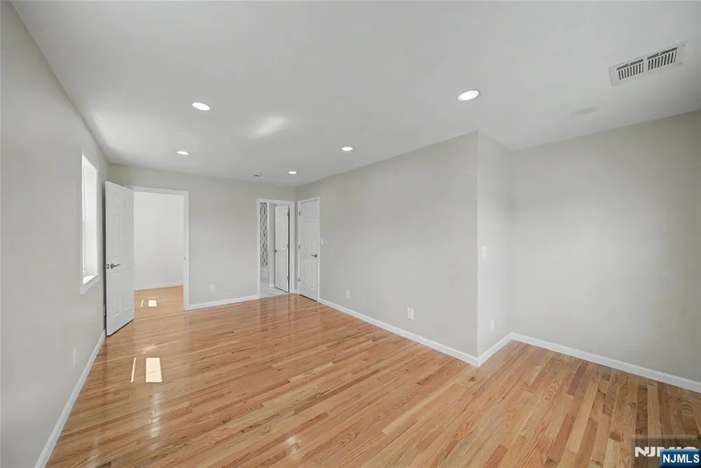 699 Bloomfield Avenue Clifton, NJ 07012