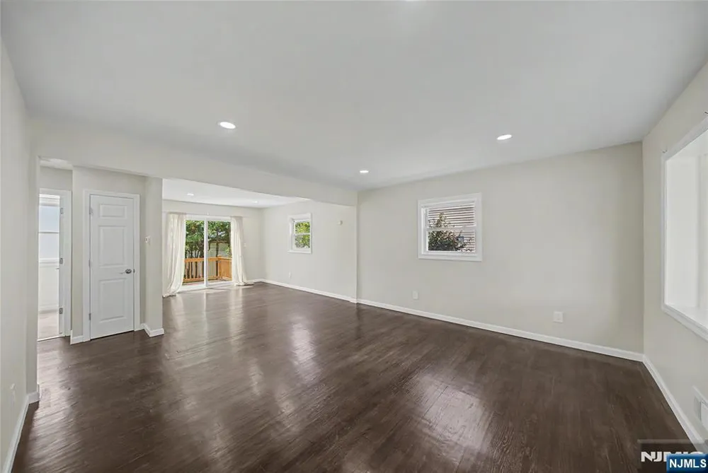 699 Bloomfield Avenue Clifton, NJ 07012