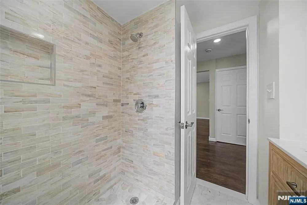 699 Bloomfield Avenue Clifton, NJ 07012