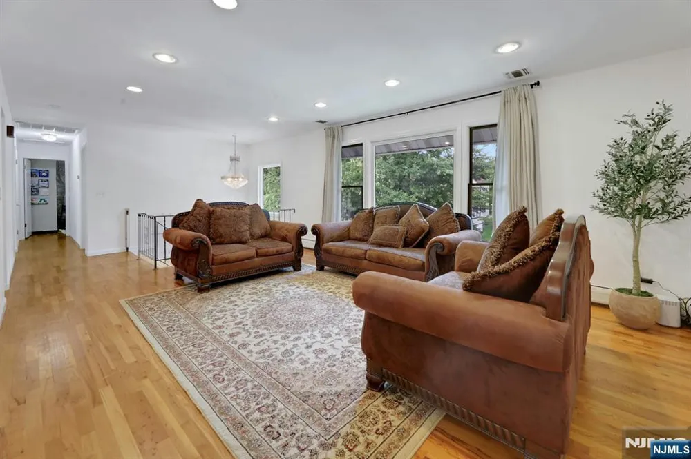 198 Scharer Avenue Northvale, NJ 07647