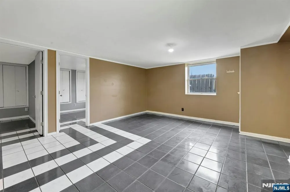 198 Scharer Avenue Northvale, NJ 07647