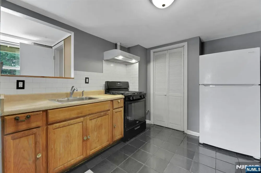 198 Scharer Avenue Northvale, NJ 07647