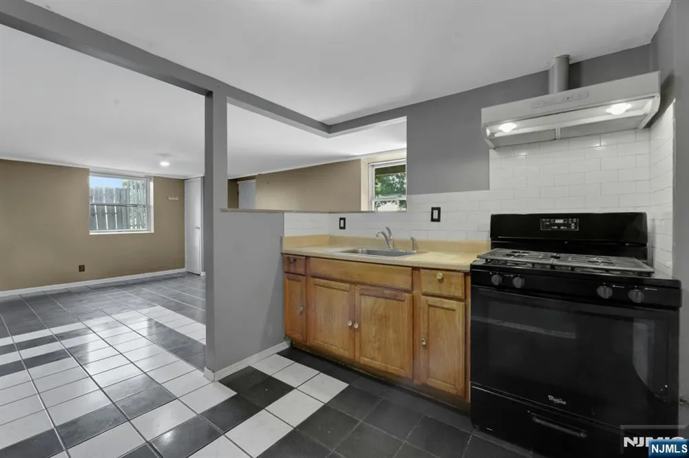 198 Scharer Avenue Northvale, NJ 07647