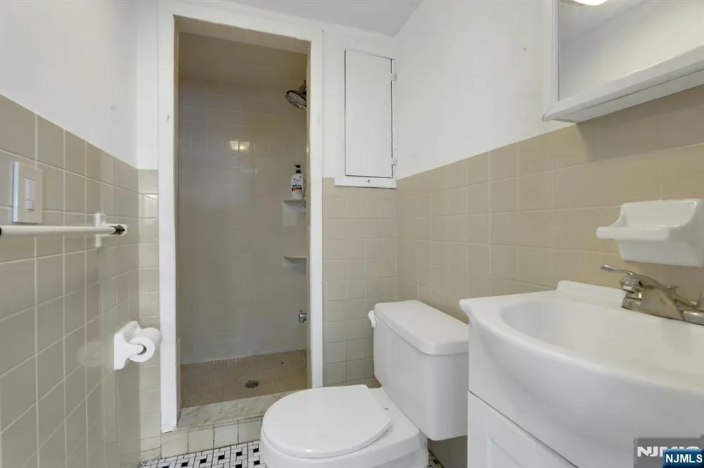 198 Scharer Avenue Northvale, NJ 07647