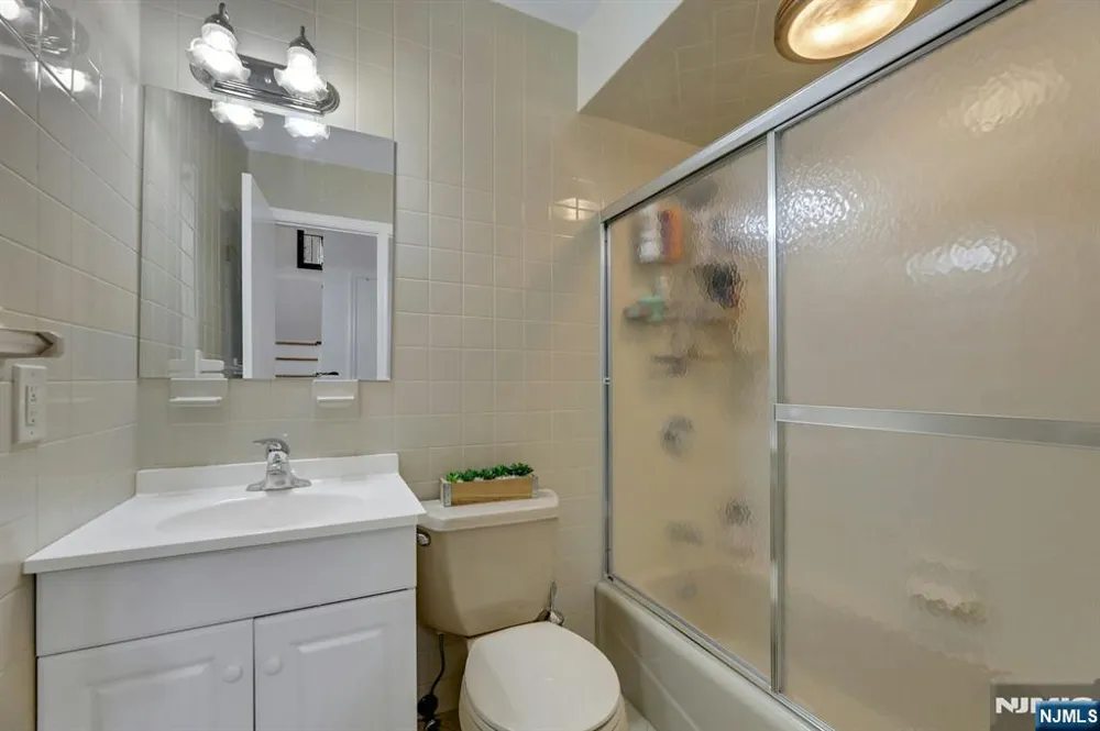 198 Scharer Avenue Northvale, NJ 07647