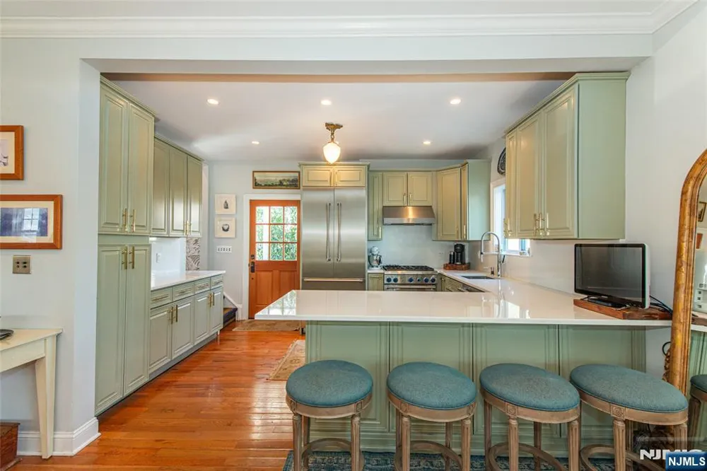 85 Evergreen Avenue Bloomfield, NJ 07003