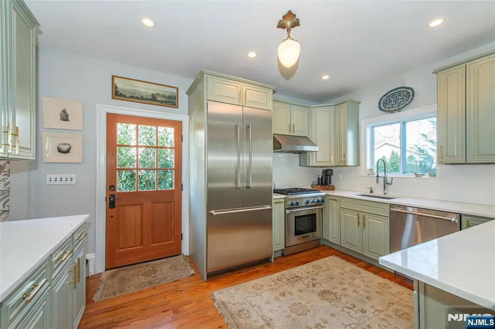 85 Evergreen Avenue Bloomfield, NJ 07003