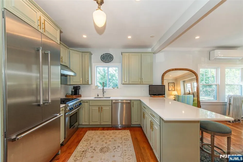 85 Evergreen Avenue Bloomfield, NJ 07003