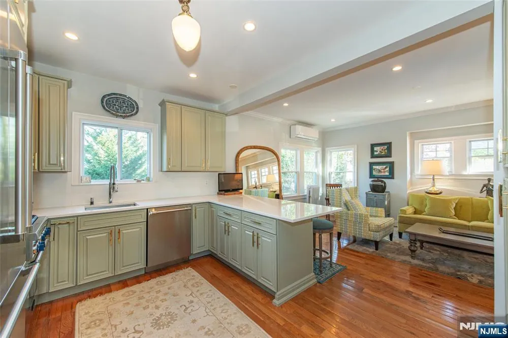 85 Evergreen Avenue Bloomfield, NJ 07003