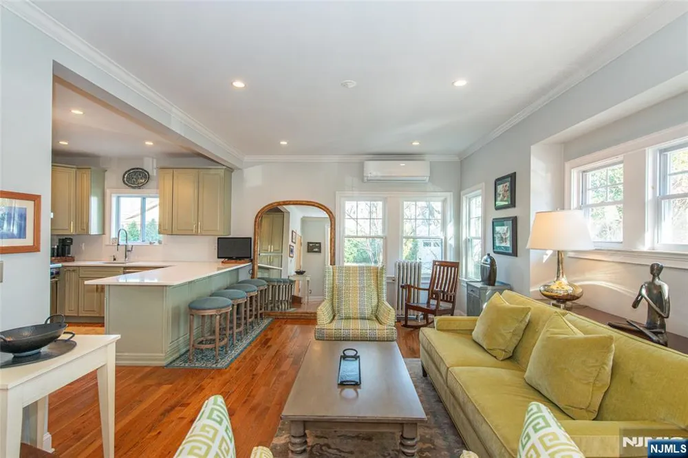 85 Evergreen Avenue Bloomfield, NJ 07003