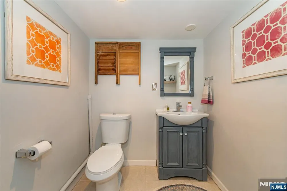 85 Evergreen Avenue Bloomfield, NJ 07003