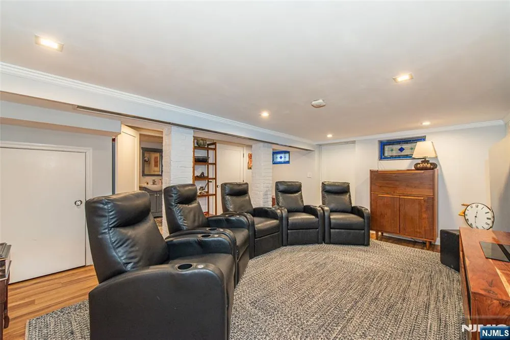 85 Evergreen Avenue Bloomfield, NJ 07003
