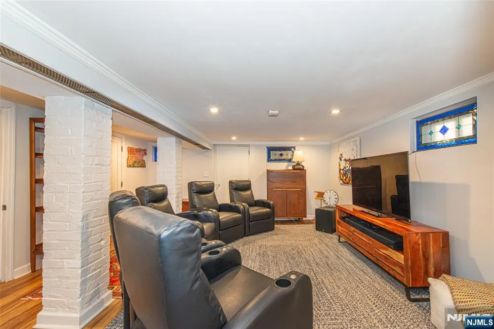 85 Evergreen Avenue Bloomfield, NJ 07003