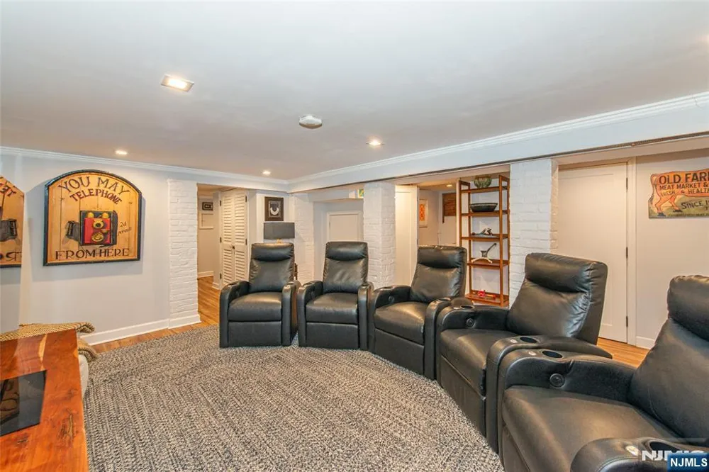 85 Evergreen Avenue Bloomfield, NJ 07003