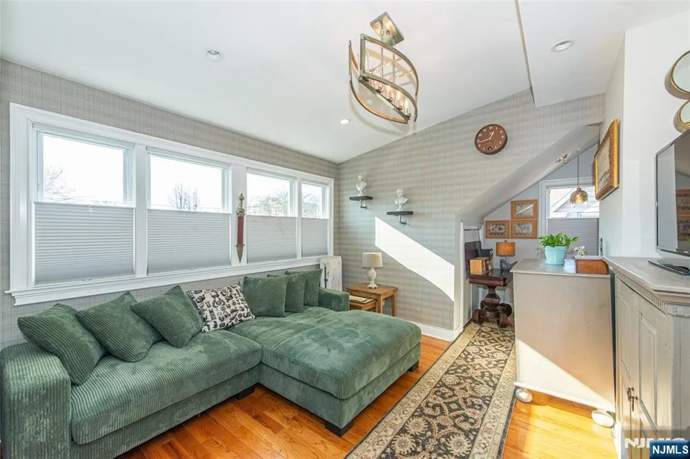 85 Evergreen Avenue Bloomfield, NJ 07003