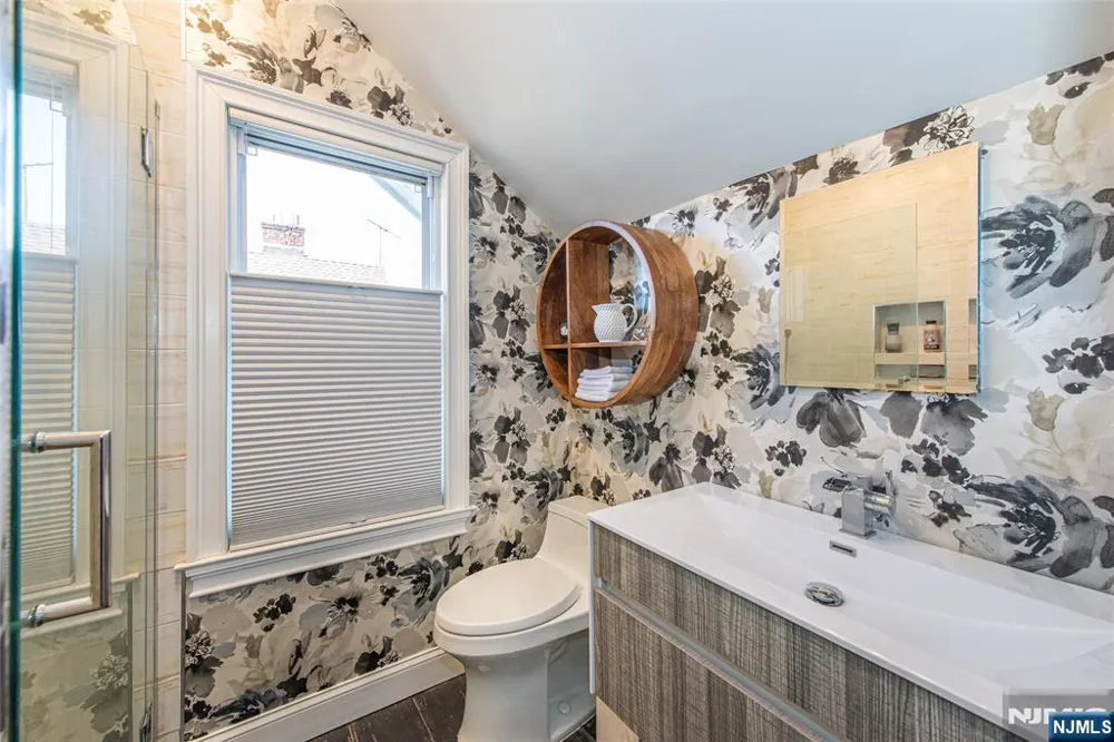 85 Evergreen Avenue Bloomfield, NJ 07003