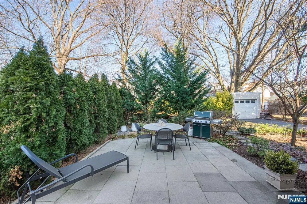 85 Evergreen Avenue Bloomfield, NJ 07003