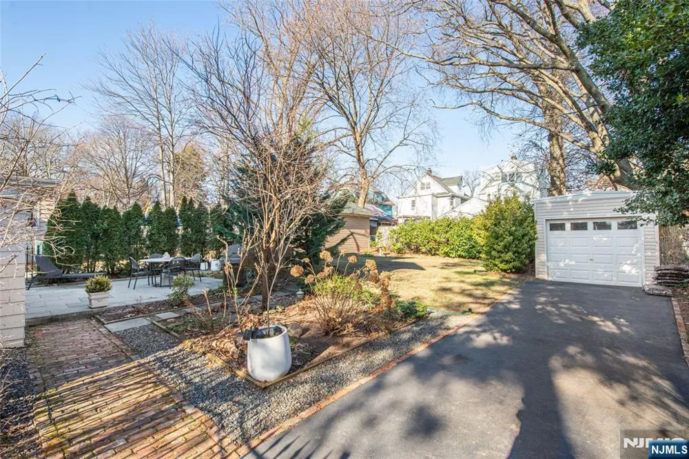 85 Evergreen Avenue Bloomfield, NJ 07003