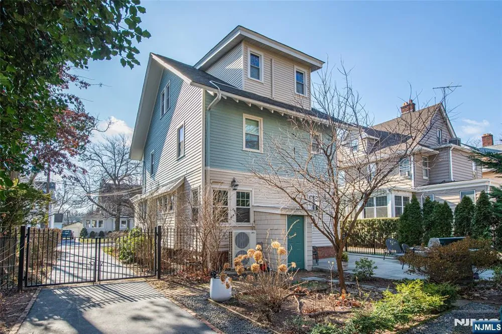 85 Evergreen Avenue Bloomfield, NJ 07003