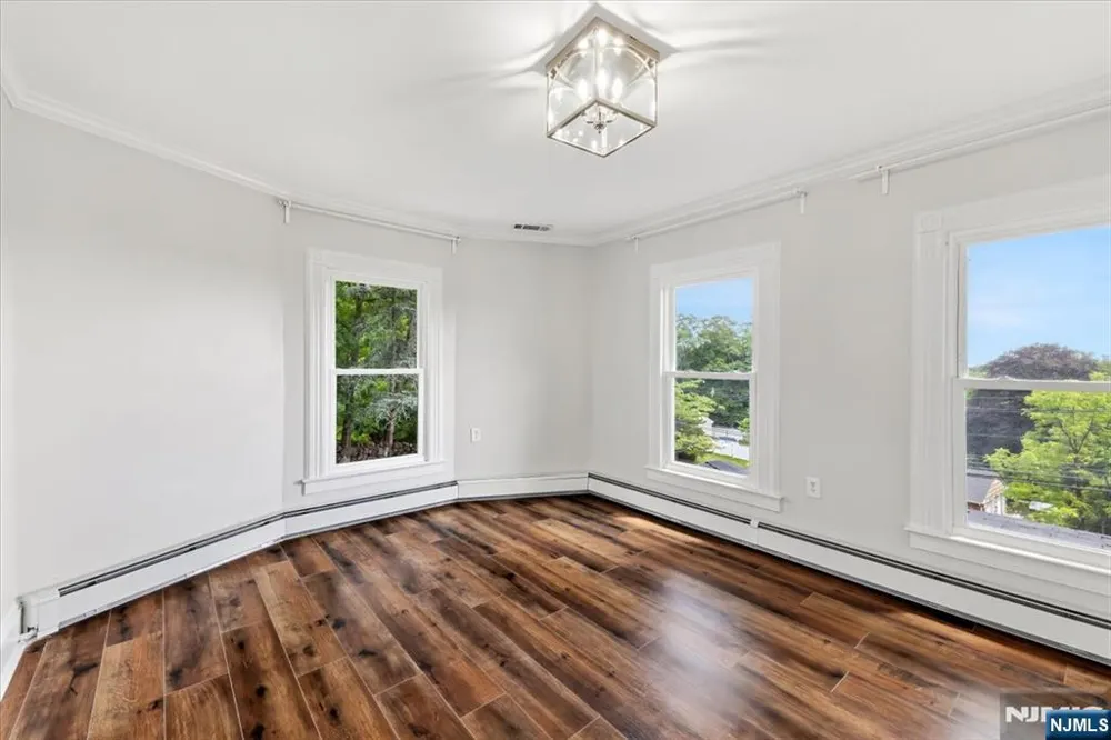 231 Wierimus Road Hillsdale, NJ 07642
