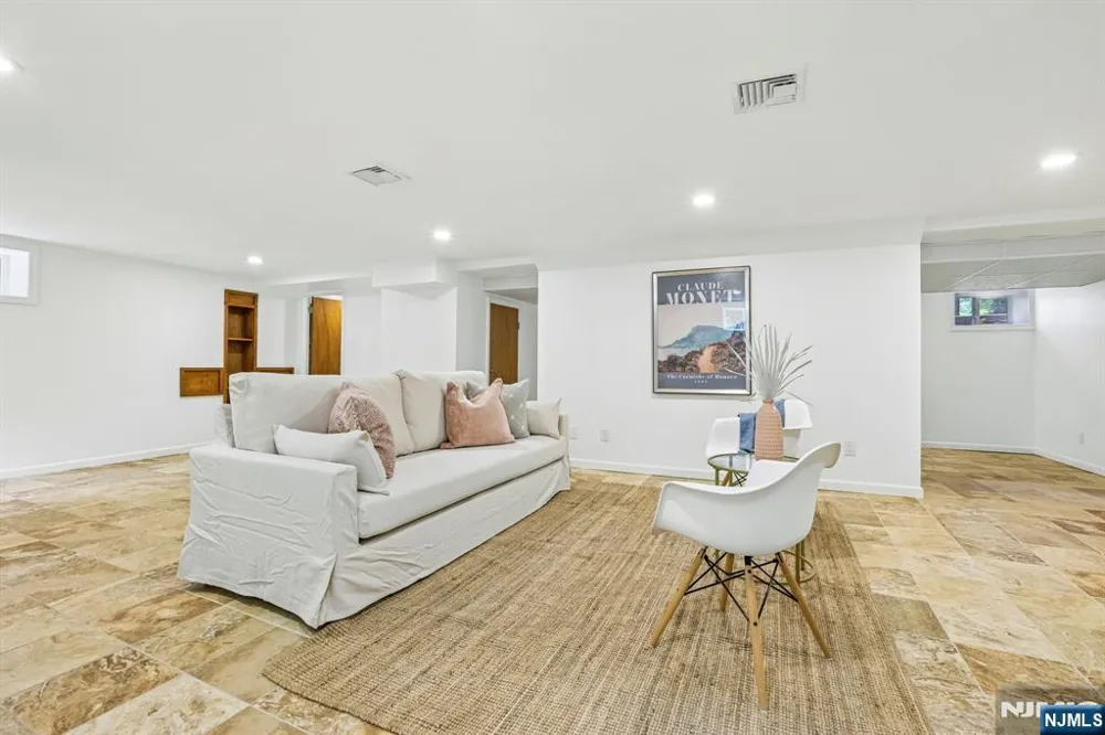 650 Ridgewood Road Maplewood, NJ 07040