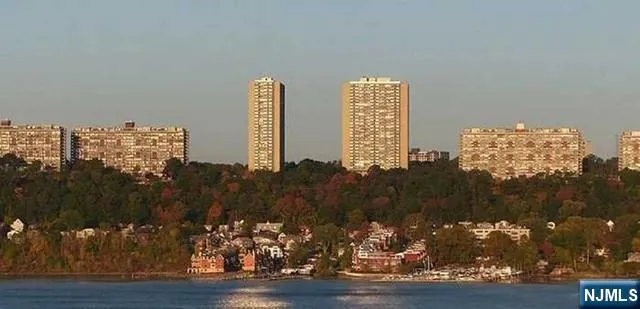 2 Horizon Road 1211 Fort Lee, NJ 07024