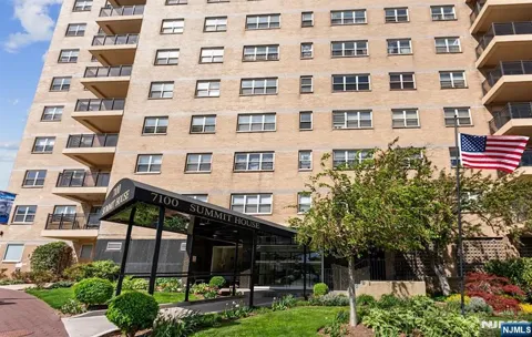 7100 Boulevard E 6K