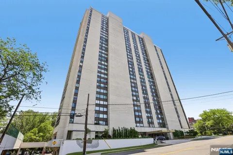1500 Palisade Avenue 18C