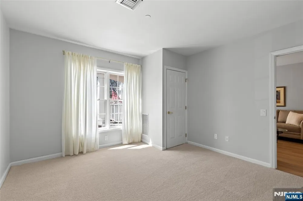 189 Forest Avenue 108 Paramus, NJ 07652