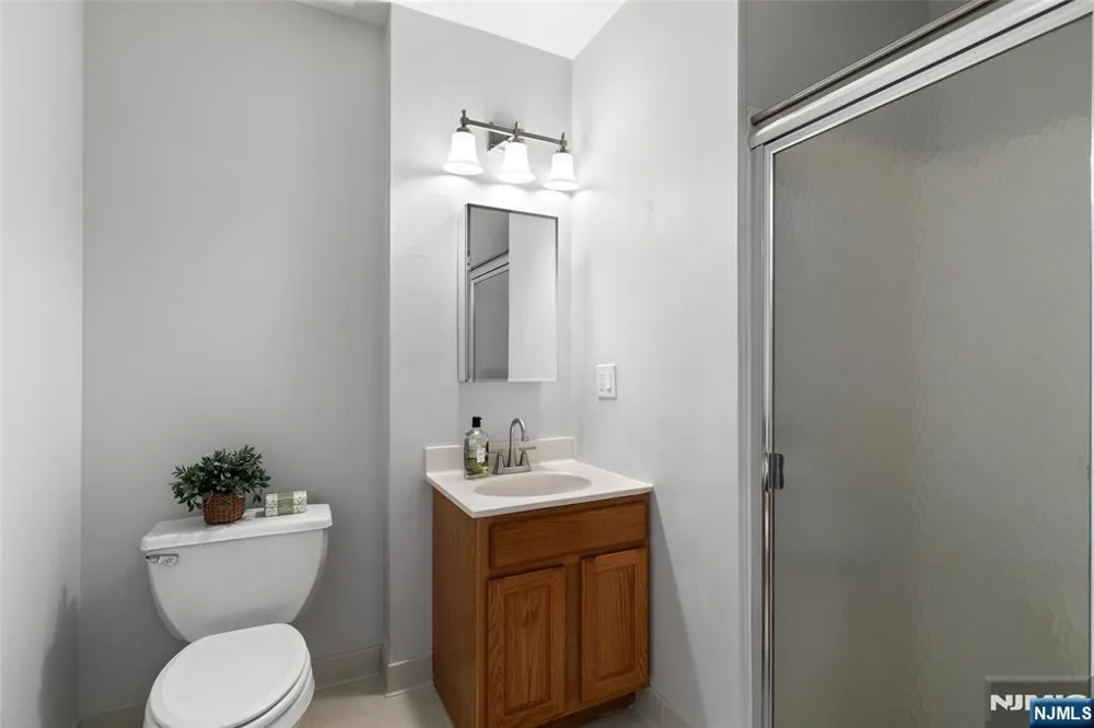 189 Forest Avenue 108 Paramus, NJ 07652