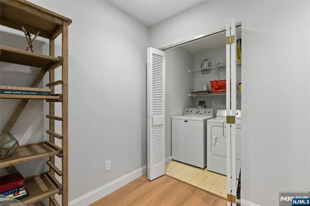 189 Forest Avenue 108 Paramus, NJ 07652