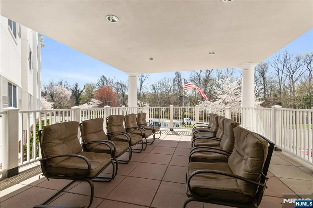 189 Forest Avenue 108 Paramus, NJ 07652